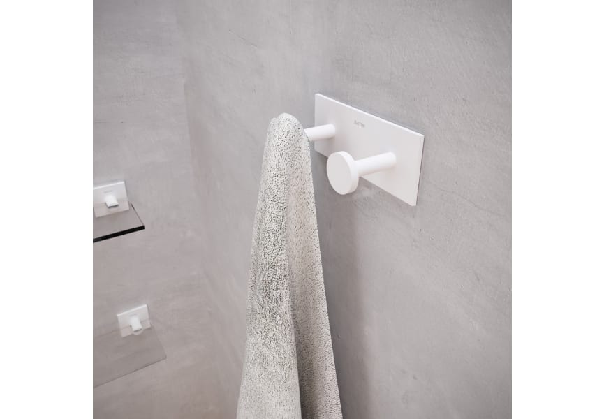 Percha doble de baño Stick Cosmic ambiente 5