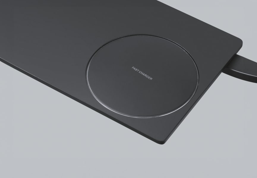 Espejo de baño con luz LED con repisa y cargador para móvil Concept Ledimex detalle 3