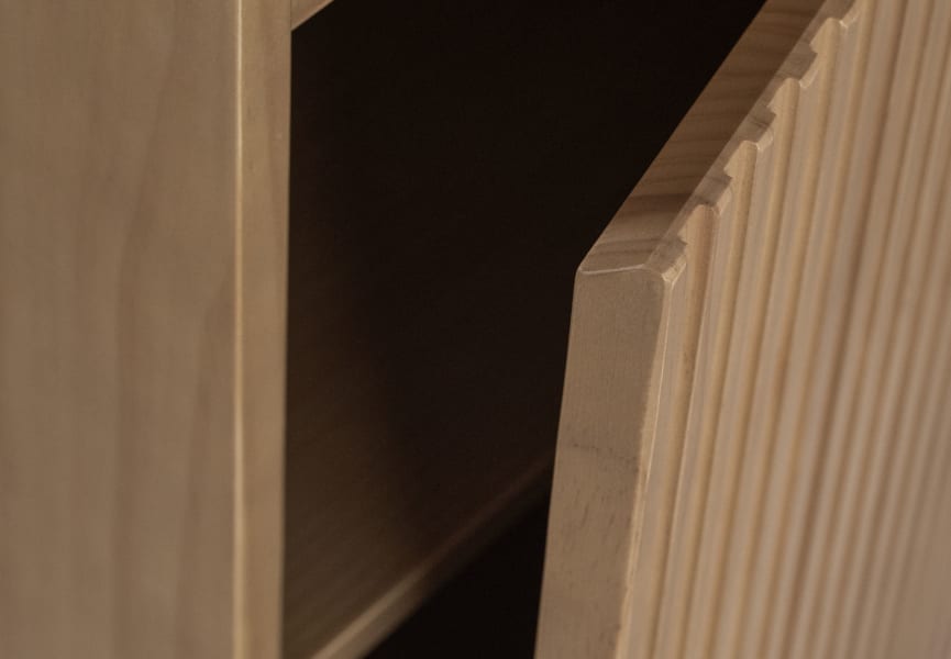 Columna Alpes 5 Bruntec madera maciza palilleria detalle 6