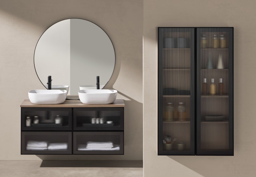 Conjunto mueble de baño frente cristal a rayas Koba Sanchís ambiente 2