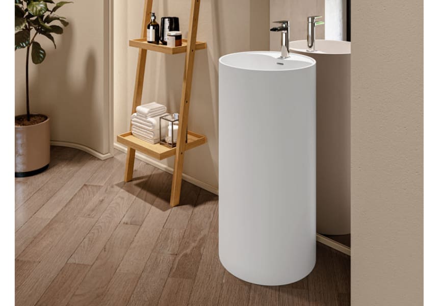 Lavabo de pedestal Chelva de Hidronatur ambiente 2
