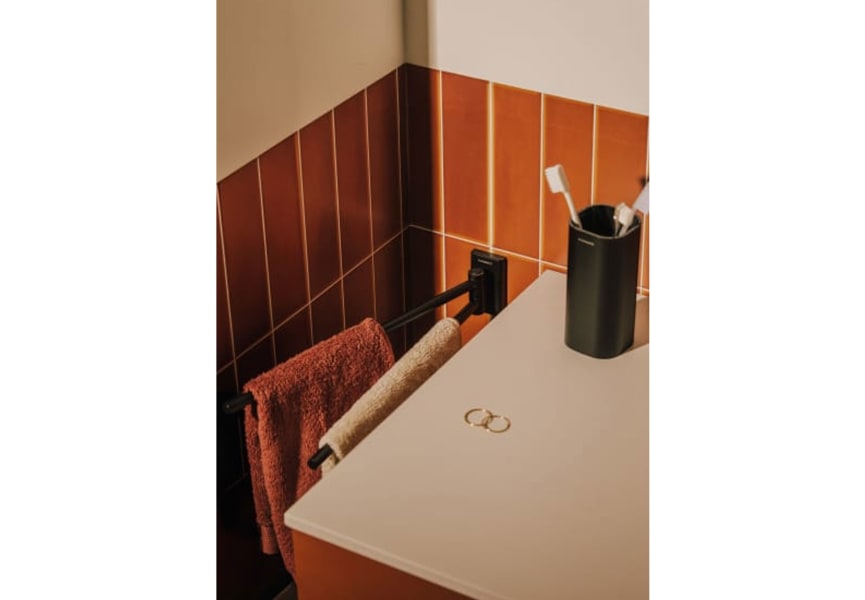 Toallero de baño Next de Cosmic ambiente 4