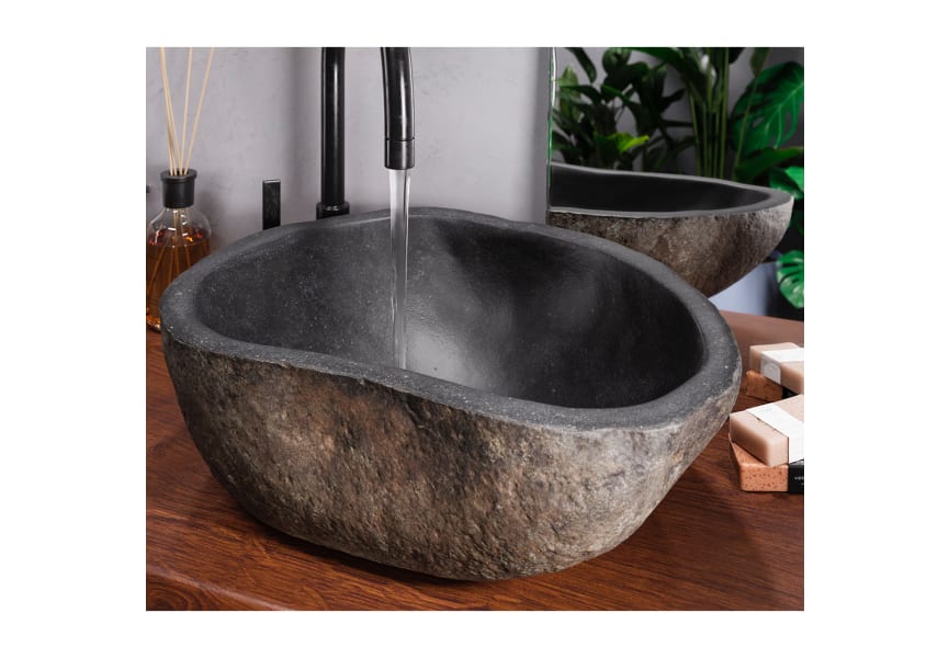 Lavabo sobre encimera de piedra de río Akutan de ArtandBath