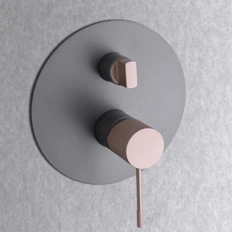 Conjunto de ducha y baño empotrado Line Imex detalle 12
