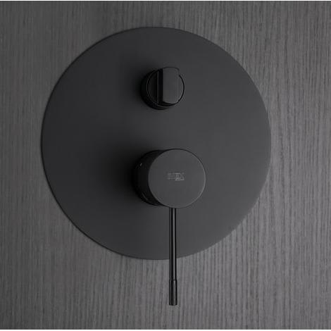 Conjunto de ducha y baño empotrado Line Imex detalle 10