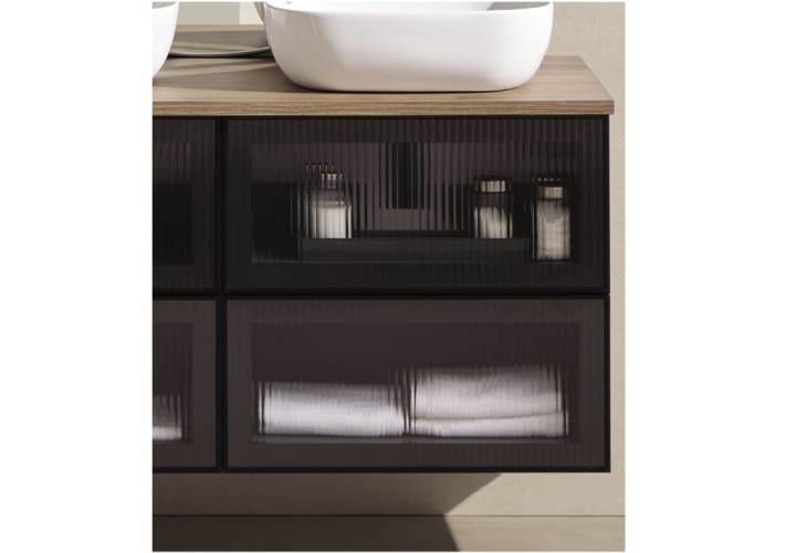 Conjunto mueble de baño frente cristal a rayas Koba Sanchis detalle 1