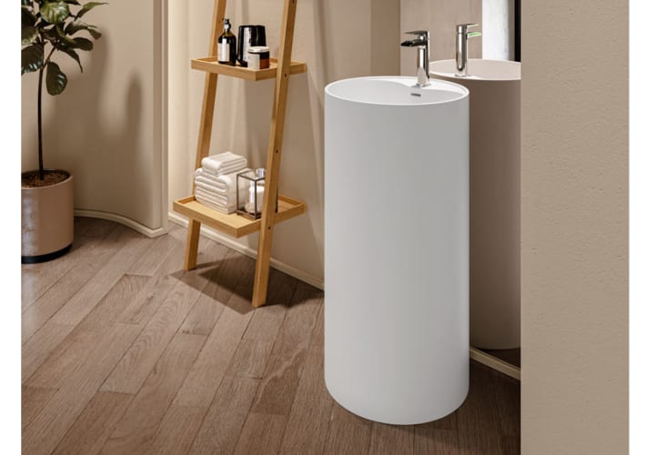 Lavabo de pedestal Chelva de Hidronatur ambiente 2