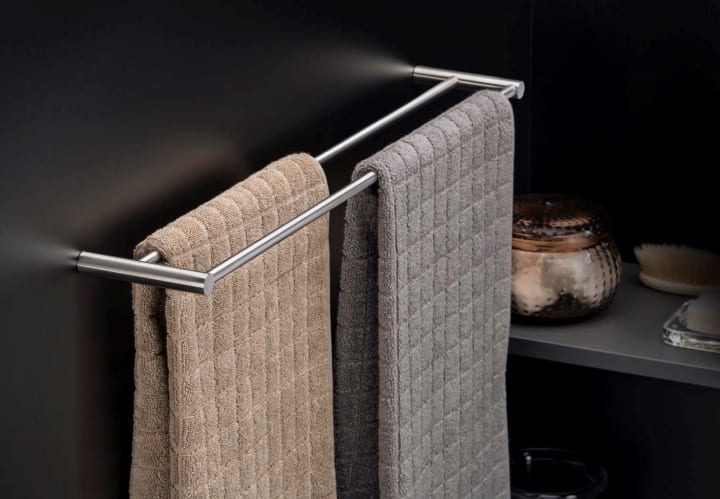 Toallero doble de baño Logic Cosmic ambiente 8