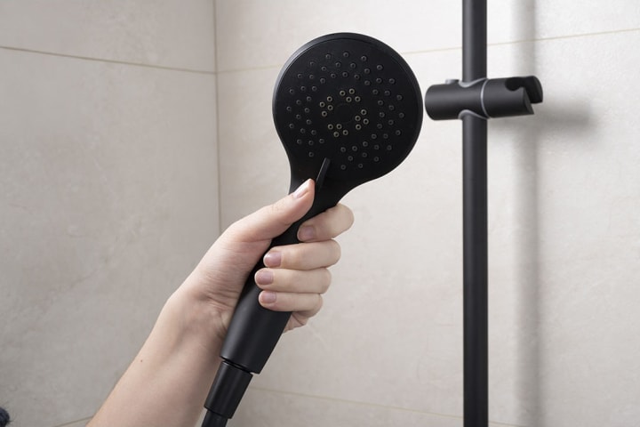 Columna de ducha extensible termostático Manacor Strohm Teka detalle 2