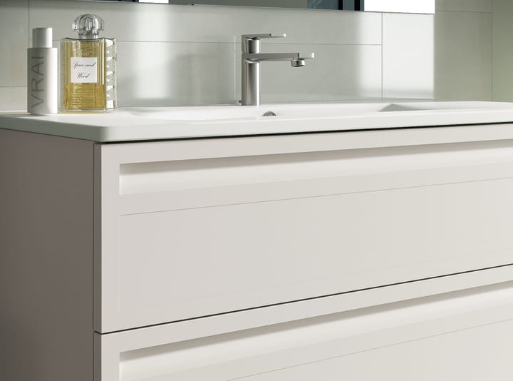 Conjunto mueble de baño con lavabo sobre encimera de microtec Marina Avila Dos detalle 3