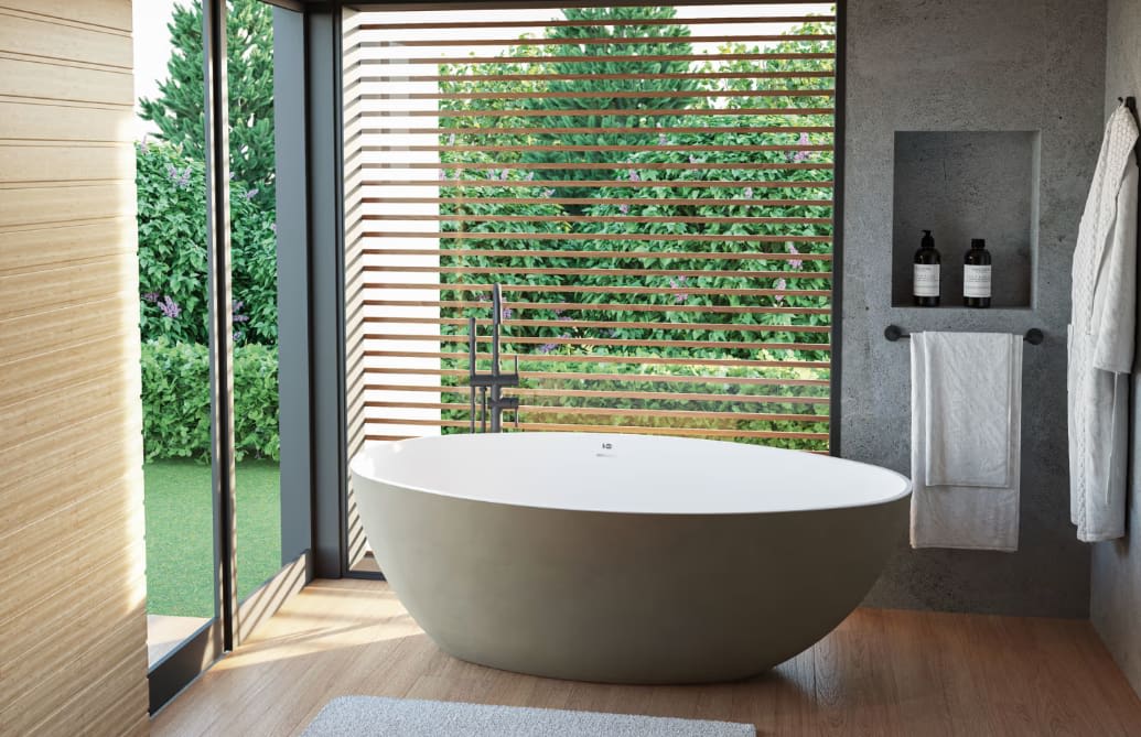 Una bañera exenta con mampara no es posible (te contamos por qué)