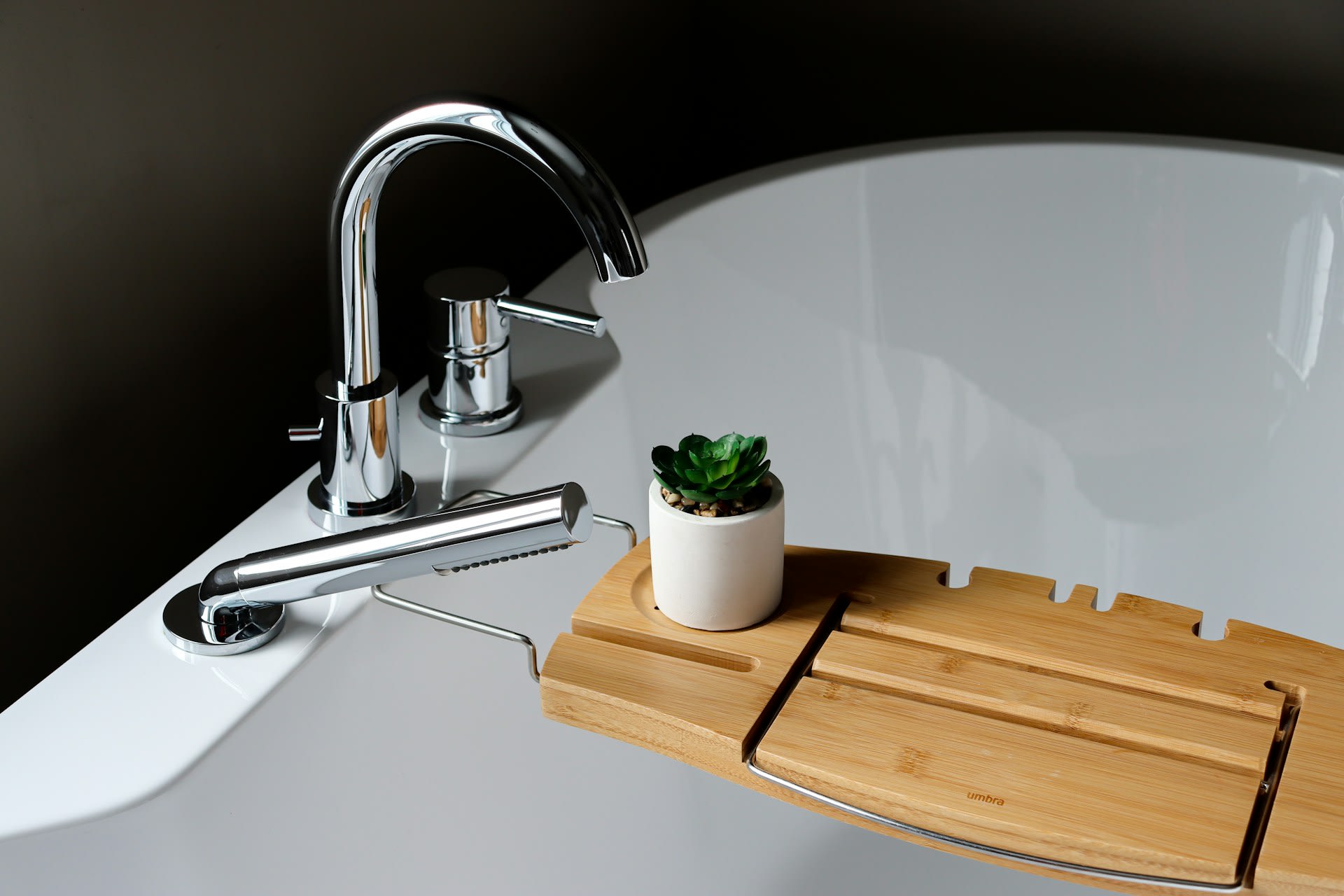 Baños pequeños con bañera: soluciones para aprovechar el espacio